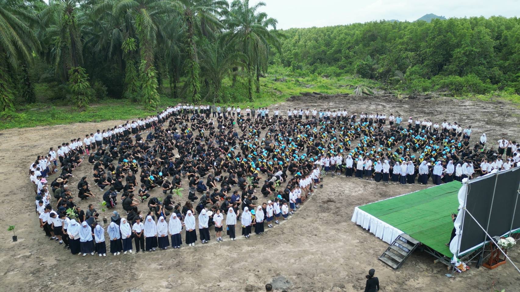 จังหวัดพังงา รวมพลัง 500 ดวงใจ สืบสานปณิธาน “แม่ของแผ่นดิน” ปลูกป่าชายเลนพลิกฟื้นระบบนิเวศ